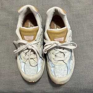 New Balance x Bandier 992